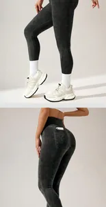 Detaillierte Rückansicht der Yoga-Leggings mit Säurewaschung und Handytasche hinten