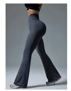Seitenansicht grauer Schlag-Yogahose mit hoher Taille und formendem Push-up-Effekt
