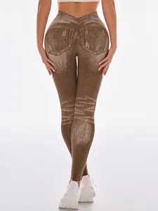 Rückansicht braune nahtlose Yoga-Leggings in Jeans-Optik mit hohem V-Bund und Push-up-Effekt