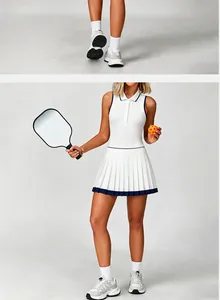 Robe de tennis polo sans manches blanche avec jupe plissée contrastée bleu marine
