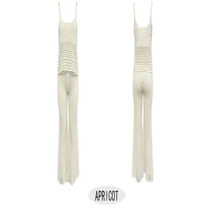 Vue avant et arrière de l'ensemble deux pièces en tricot ajouré sans manches abricot