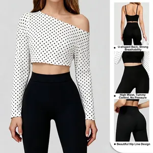 Dreiteiliges nahtloses Yoga-Set mit gepunktetem schulterfreiem Oberteil und Leggings