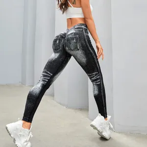 Nahtlose Yoga-Leggings in Jeans-Optik mit V-Taille und Push-up-Effekt für Fitness-Training.