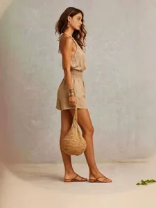Mono corto elegante sin mangas de mezcla de lino beige para mujer con cintura
