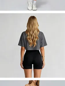 Vue arrière de l'ensemble de yoga sans couture avec haut court gris et short noir