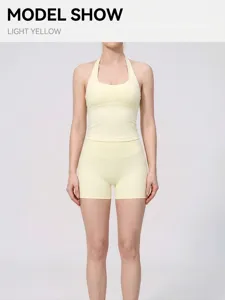 Ensemble de yoga dos nu sans couture jaune pâle avec brassière de sport et short