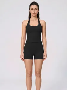 Détail de l'ensemble de yoga dos nu sans couture noir pour femme avec haut et short
