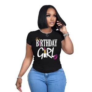 Detailansicht Damen T-Shirt in Schwarz mit Birthday Girl Grafikdruck und Rundhals