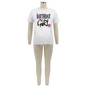 Detailansicht eines weißen Damen-T-Shirts mit Rundhalsausschnitt und Birthday Girl Motiv