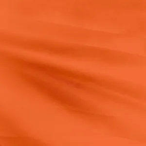 Gros plan détaillé du tissu plissé orange vif montrant la texture fine et les côtes