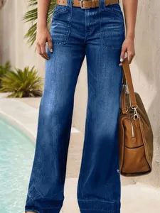 Détail du jean en denim à jambes larges et taille haute pour femme avec poches