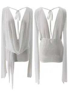 Sexy weißes Mesh-Minikleid mit tiefem V-Ausschnitt und langen Schlagärmeln, Vorder-Rückseite