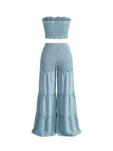 Conjunto celeste: top palabra de honor fruncido y pantalón ancho de volantes