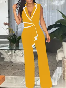 Eleganter senfgelber ärmelloser Jumpsuit mit V-Ausschnitt für stilvolle Sommermode.