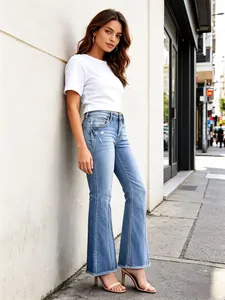 Jeans a zampa blu slim fit a vita alta da donna