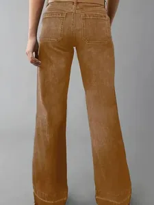 Vue arrière d'un jean large élégant pour femme couleur tabac avec taille haute