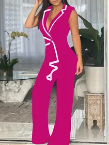 Elegantes ärmelloses Jumpsuit mit V-Ausschnitt und weißen Kontrastpaspeln im Detail