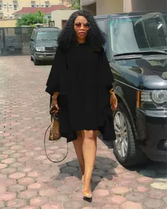 Robe noire ample grande taille avec manches chauve-souris pour femmes