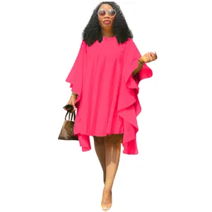 Robe rose grande taille à manches chauve-souris avec détails plissés et volants
