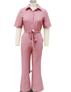 Rosafarbener kurzärmeliger Damen-Jumpsuit mit Hemdkragen und modischem Taillenband