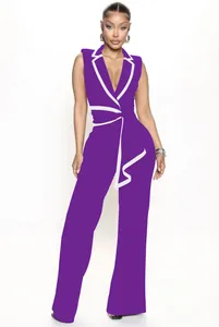 Detailansicht eines eleganten lila ärmellosen Jumpsuits mit V-Ausschnitt und weißem Besatz
