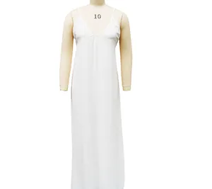 Elegante vestido largo blanco con cuello en V para las vacaciones de verano en playa
