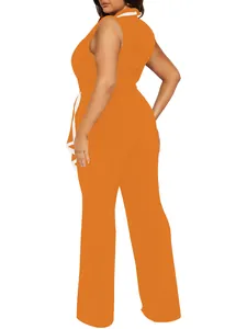 Detailansicht der Rück- und Seitenprofil des orangefarbenen ärmellosen Jumpsuits