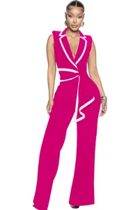 Detailaufnahme des eleganten ärmellosen Overalls in Pink mit V-Ausschnitt und weitem Bein