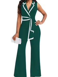 Detailansicht des dunkelgrünen ärmellosen Jumpsuits mit weitem Bein und V-Ausschnitt.