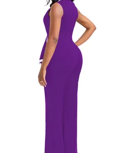 Seitenansicht eines eleganten lila ärmellosen Overalls mit weitem Bein und schmaler Passform