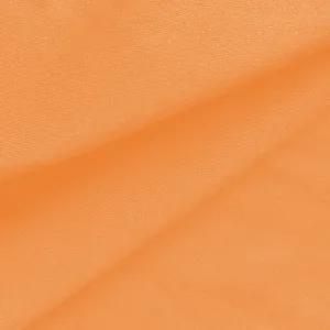 Detailaufnahme der feinen Textur und des Gewebes des orangefarbenen Jumpsuit-Stoffs.