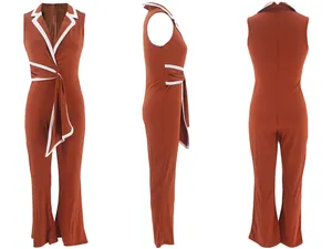 Ärmelloser Jumpsuit in Rostorange mit eleganten weißen Kontrastbesatz-Details