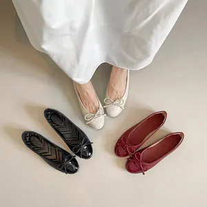 French Style Women's Flat Shoes Round Toe Shallow Mouth Bowknot Patent Leather Microfiber Soft Sole Commute Ballet Flats