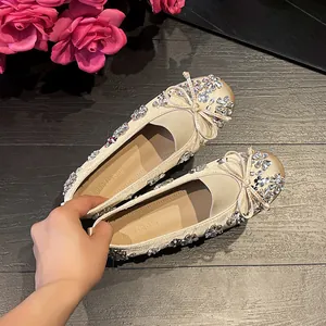 Ballerines Élégantes à Bout Rond pour Femmes en Satin avec Fleur en Strass et Nœud Chaussures Plates à la Mode