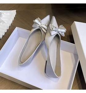 Eleganti ballerine a punta argento per matrimonio con fiocco di strass in scatola