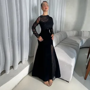 Elegante Vestido Maxi de Mujer Negro de Poliéster con Patchwork de Encaje Corte Ajustado Manga Larga Abertura Alta Fiesta