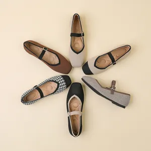 Ballerines Mary Jane en maille respirante avec motifs vintage et brides à boucles réglables