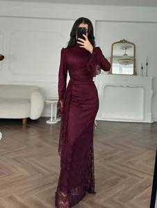Elegant burgundy lace bodycon evening gown for formal occasions and parties