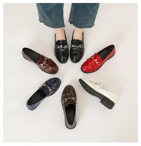 Retro laklederen loafers met kwastjes en metalen bit-gesp in diverse kleuren