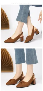 Λεπτομέρεια από καφέ πλεκτά πέδιλα slingback με κομψό σχέδιο κόμπου