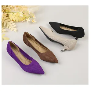 Elegante spitz zulaufende Fly-Knit-Kitten-Heels für Damen in vier modischen Farben