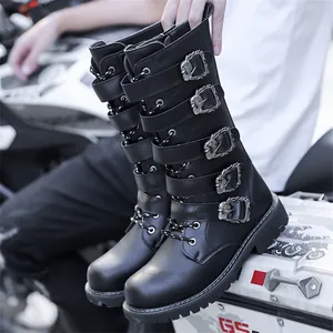 Bottes de motard noires pour hommes avec boucles tête de mort et sangles multiples