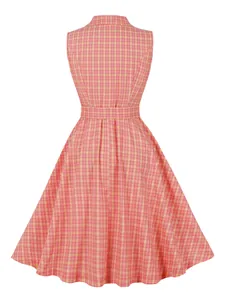 Vestido vintage años 50 sin mangas a cuadros rosas con cuello de solapa vista trasera