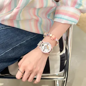 Adorable reloj de cuarzo rosa para niñas con esfera de dibujos animados y correa de silicona