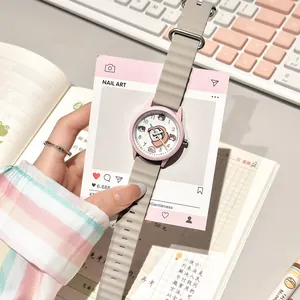 Lindo reloj rosa kawaii para estudiantes con esfera de dibujos y correa de silicona