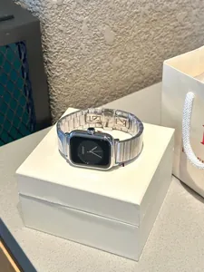 Élégante montre à quartz GUOU de luxe en métal argenté avec cadran noir carré et coffret