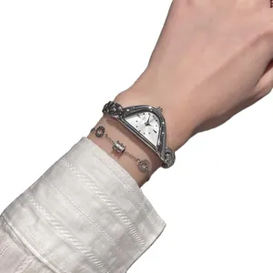 Elegante reloj de cuarzo GUOU plateado con forma de luna creciente para mujer con pulsera