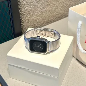 Montre à quartz GUOU carrée en métal argenté sur boîte cadeau