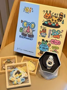Vue détaillée du coffret montre chat de dessin animé avec accessoires