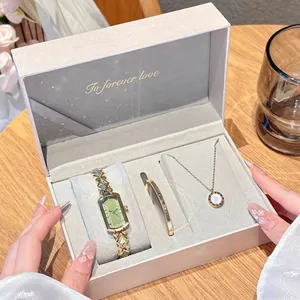 Coffret cadeau montre en or vintage et bijoux pour femme avec collier et bracelet
